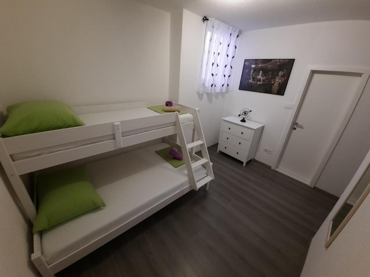 Appartamento Apartman The Godfather Makarska Esterno foto