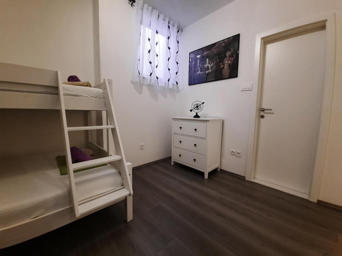 Appartamento Apartman The Godfather Makarska Esterno foto